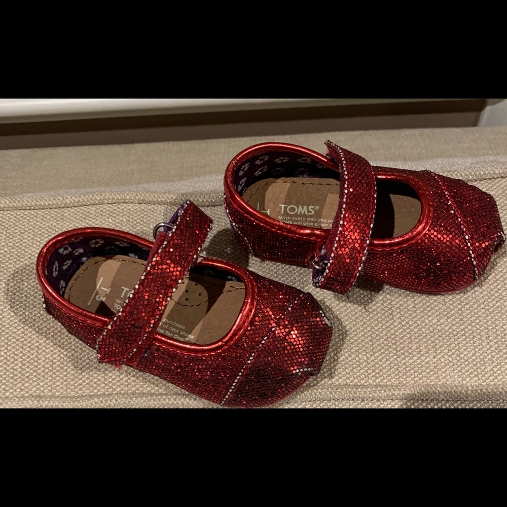 TOMS Ruby Red Glitter Tiny TOMS Toddler Size T4